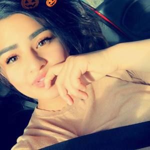 Meet your Posher, Karina